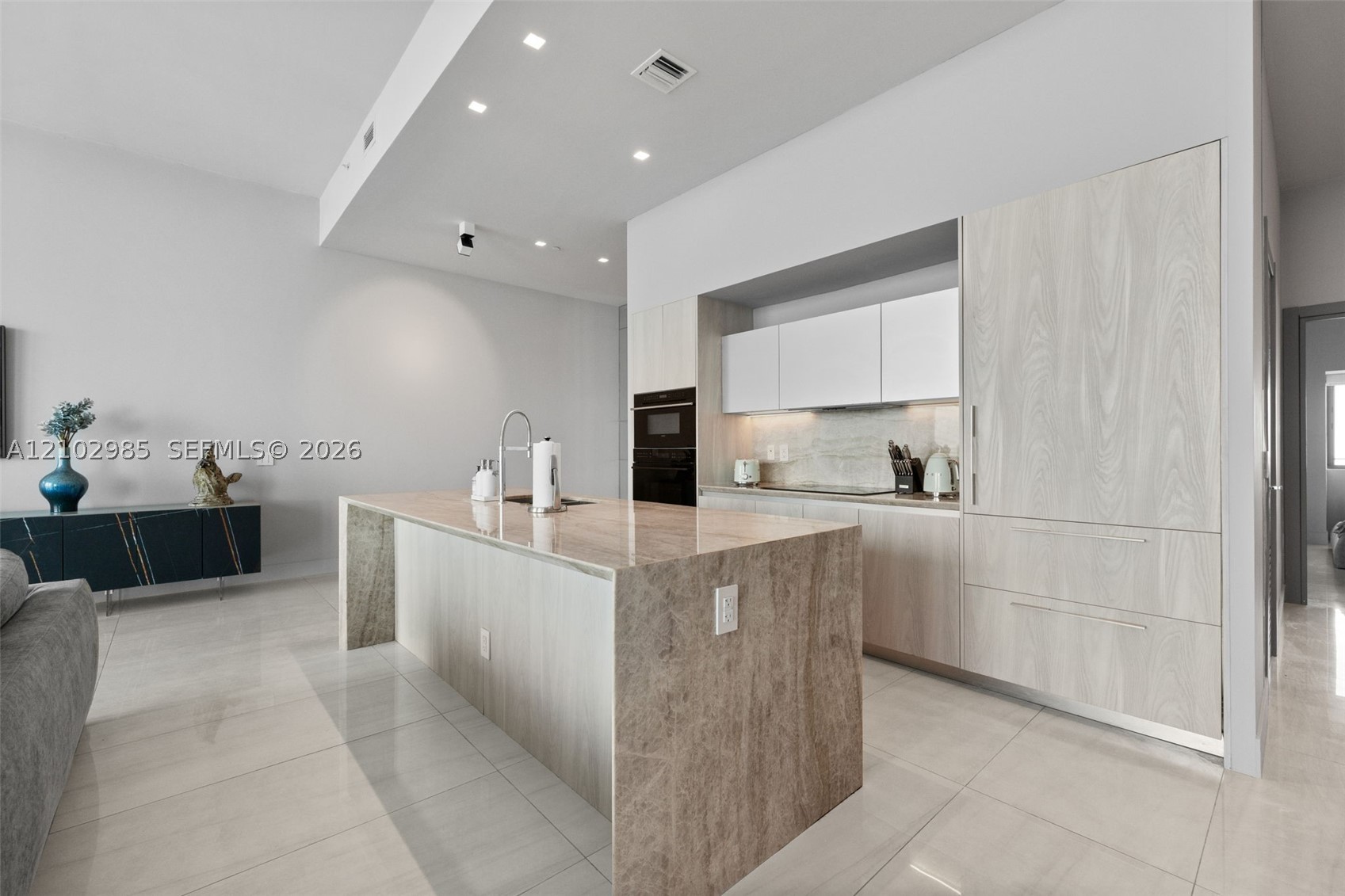 480 NE 31st St #PH5002, Miami FL 33137