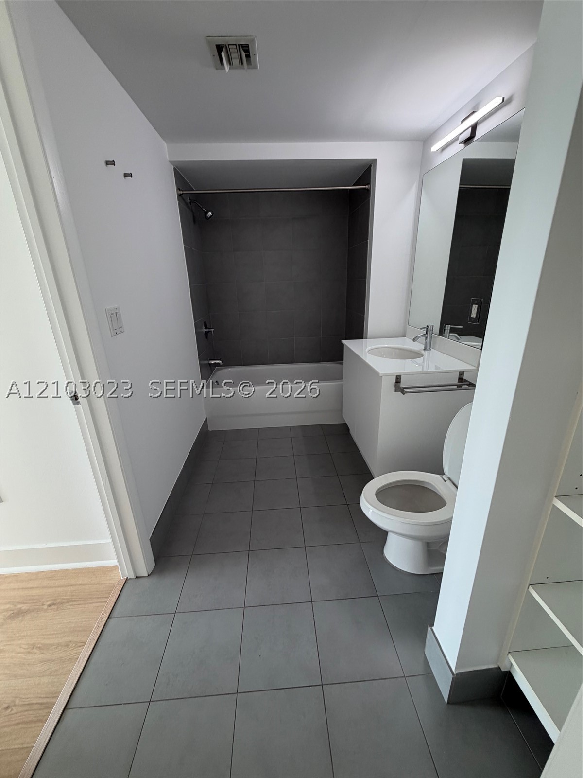 92 SW 3rd St #5012, Miami FL 33130