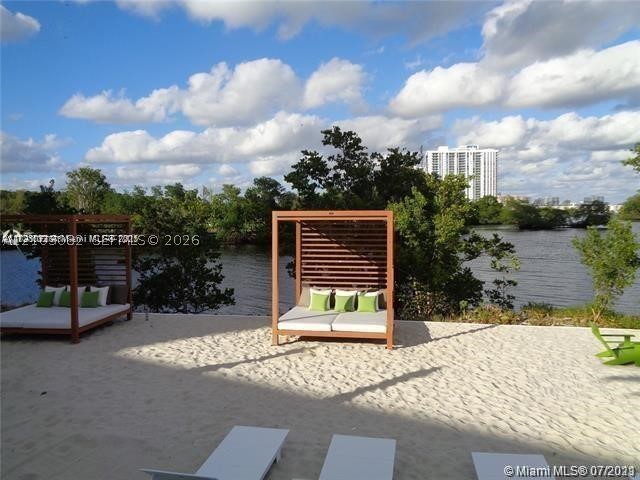 16385 Biscayne Blvd #702, North Miami Beach FL 33160