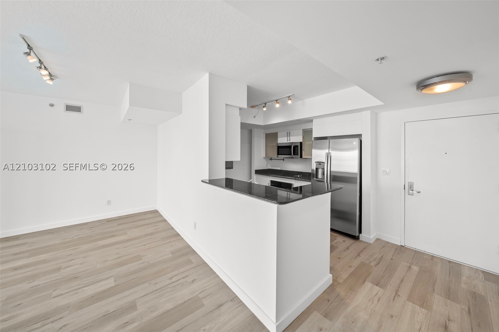 325 S Biscayne Blvd #3819, Miami FL 33131