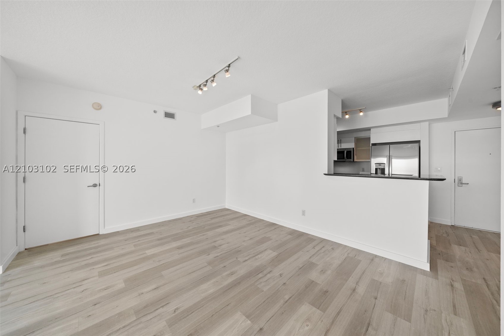 325 S Biscayne Blvd #3819, Miami FL 33131