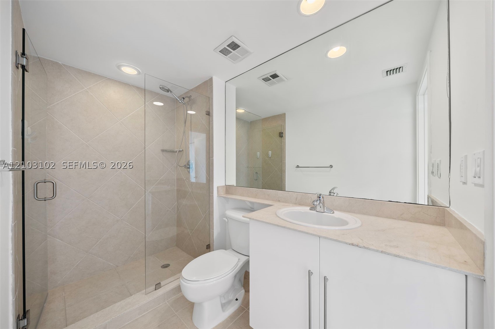 325 S Biscayne Blvd #3819, Miami FL 33131