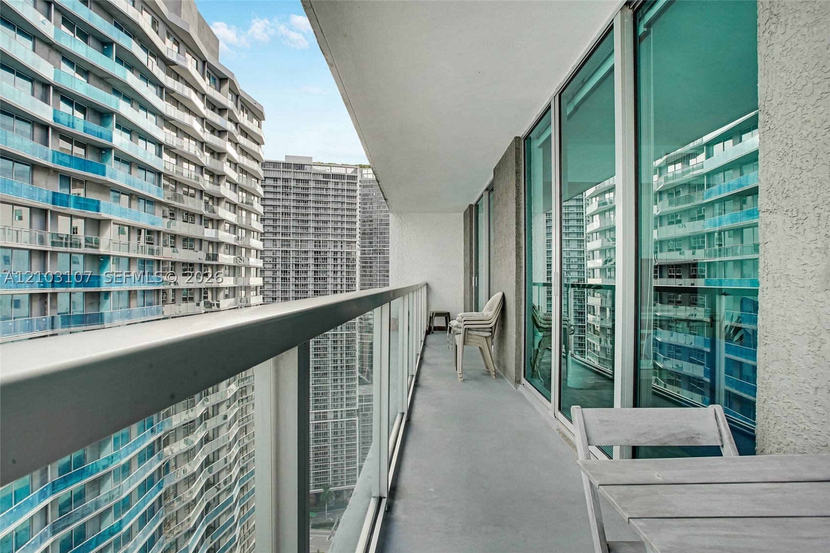 55 SE 6th St #3701, Miami FL 33131