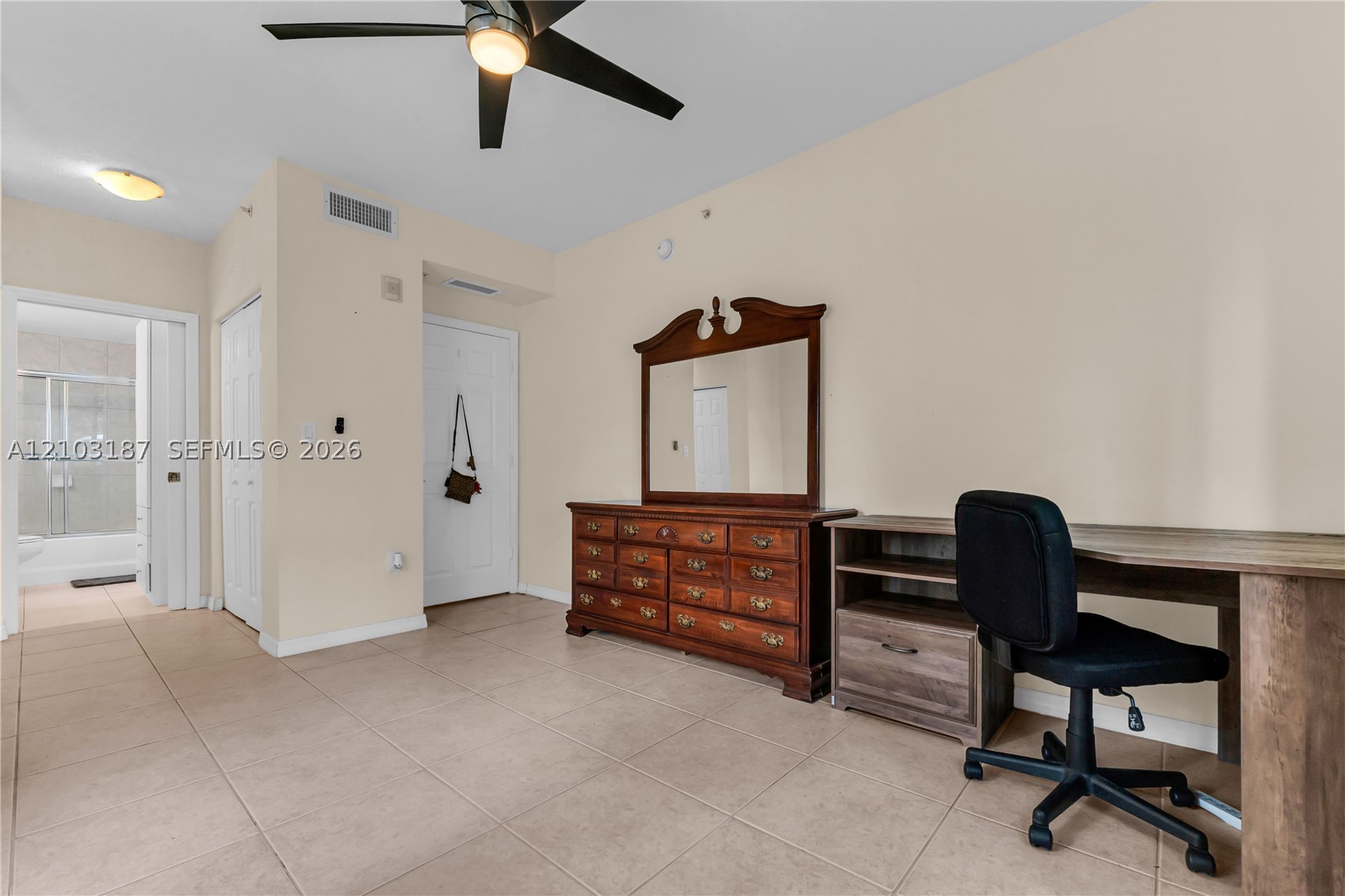 6841 SW 44th St #111, Miami FL 33155