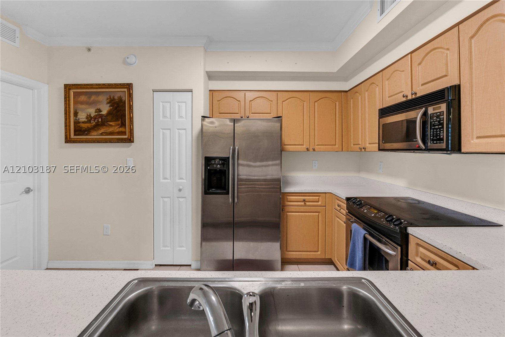 6841 SW 44th St #111, Miami FL 33155