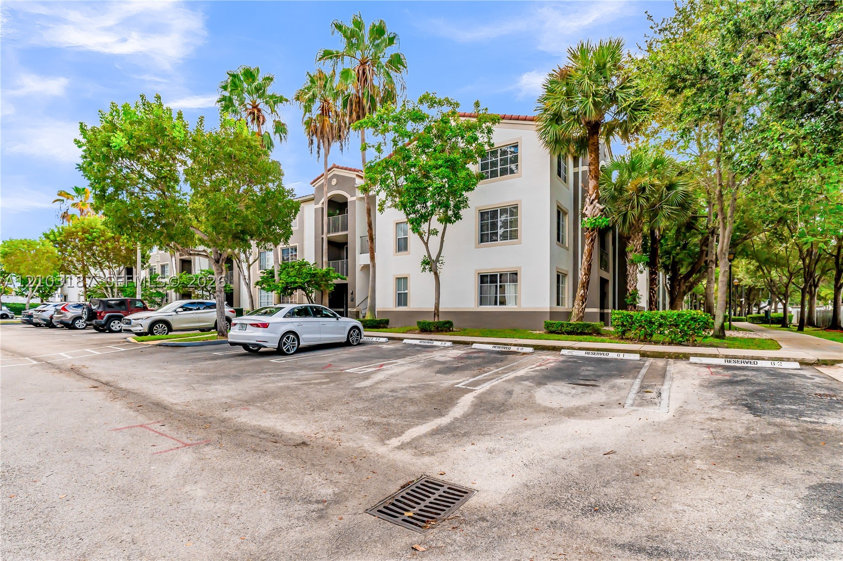 6841 SW 44th St #111, Miami FL 33155