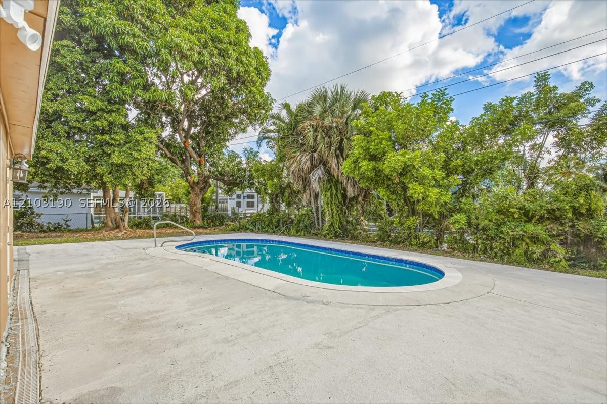 3932 NW 39th Ave, Lauderdale Lakes FL 33309