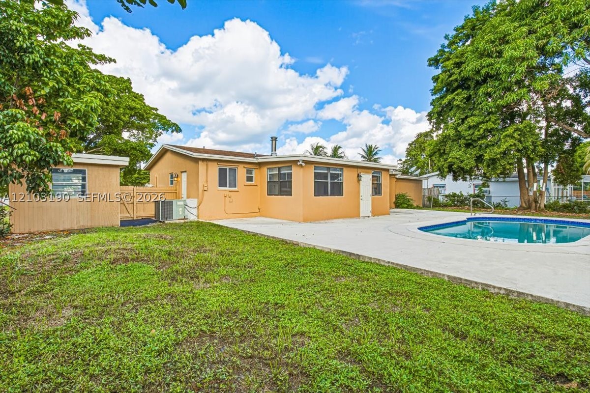 3932 NW 39th Ave, Lauderdale Lakes FL 33309