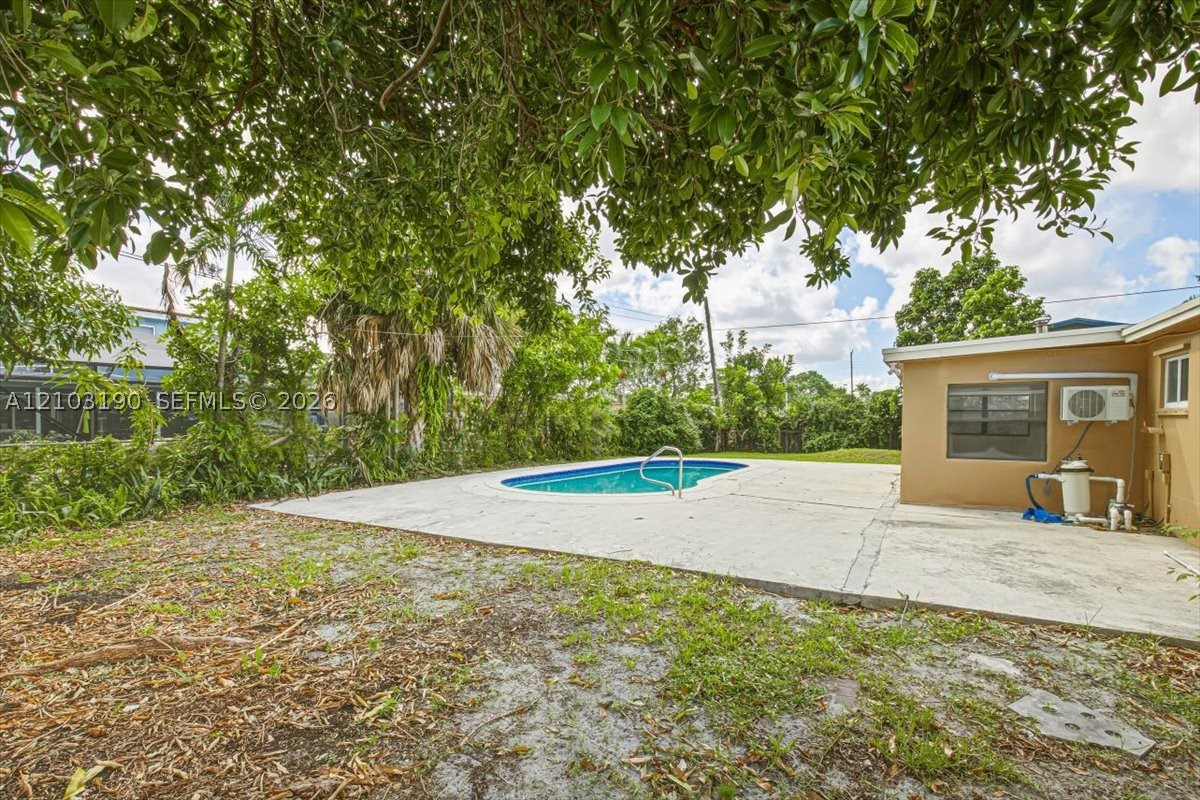 3932 NW 39th Ave, Lauderdale Lakes FL 33309
