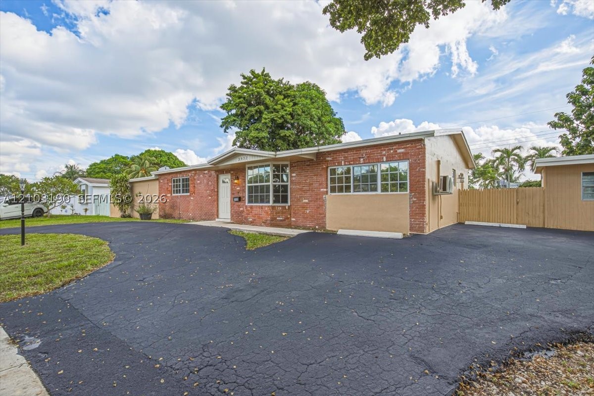 3932 NW 39th Ave, Lauderdale Lakes FL 33309