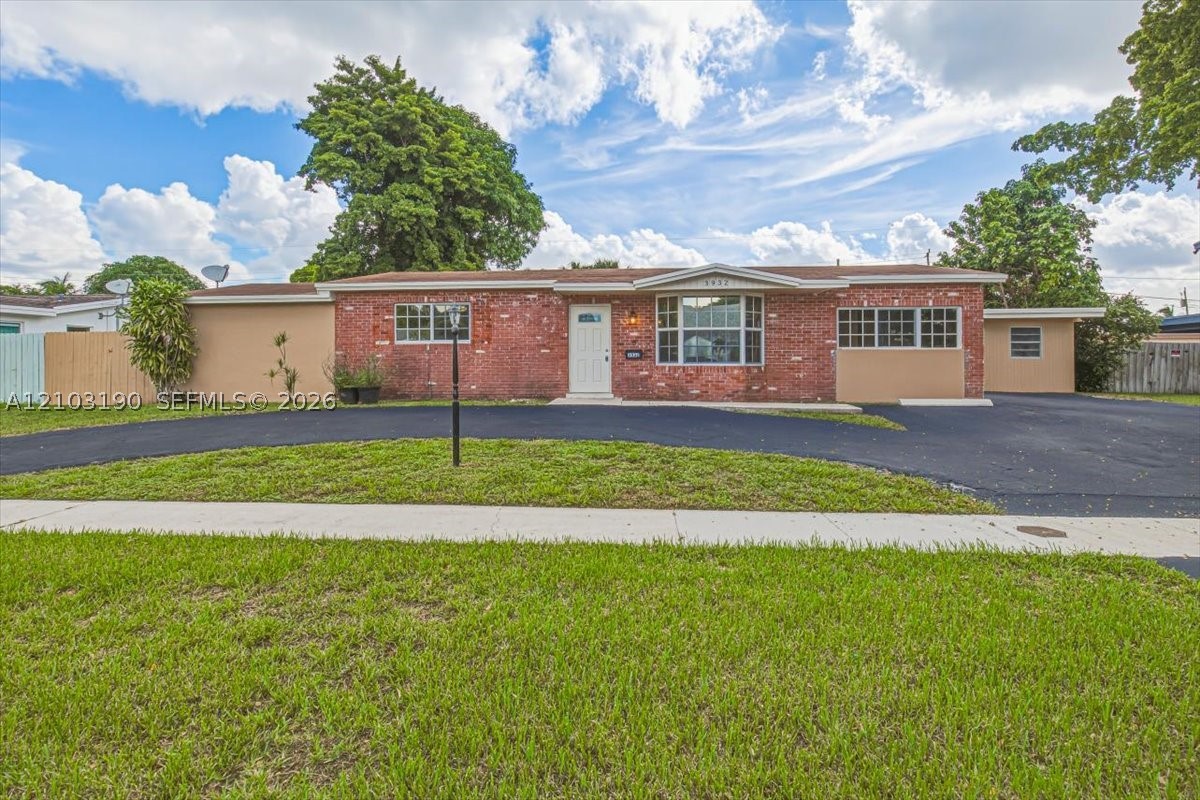3932 NW 39th Ave, Lauderdale Lakes FL 33309