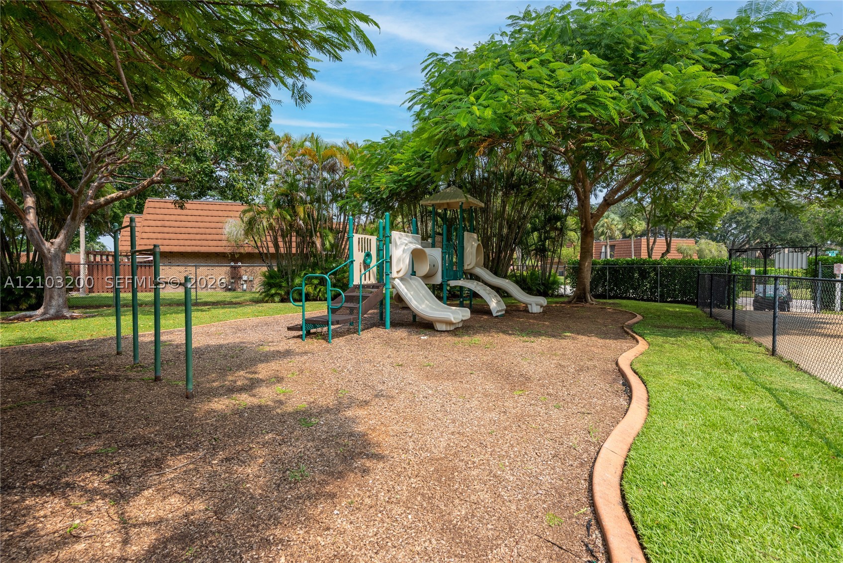 835 SW 118th Ter #835, Davie FL 33325