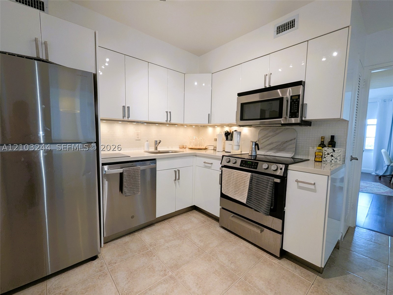 5161 Collins Ave #711, Miami Beach FL 33140