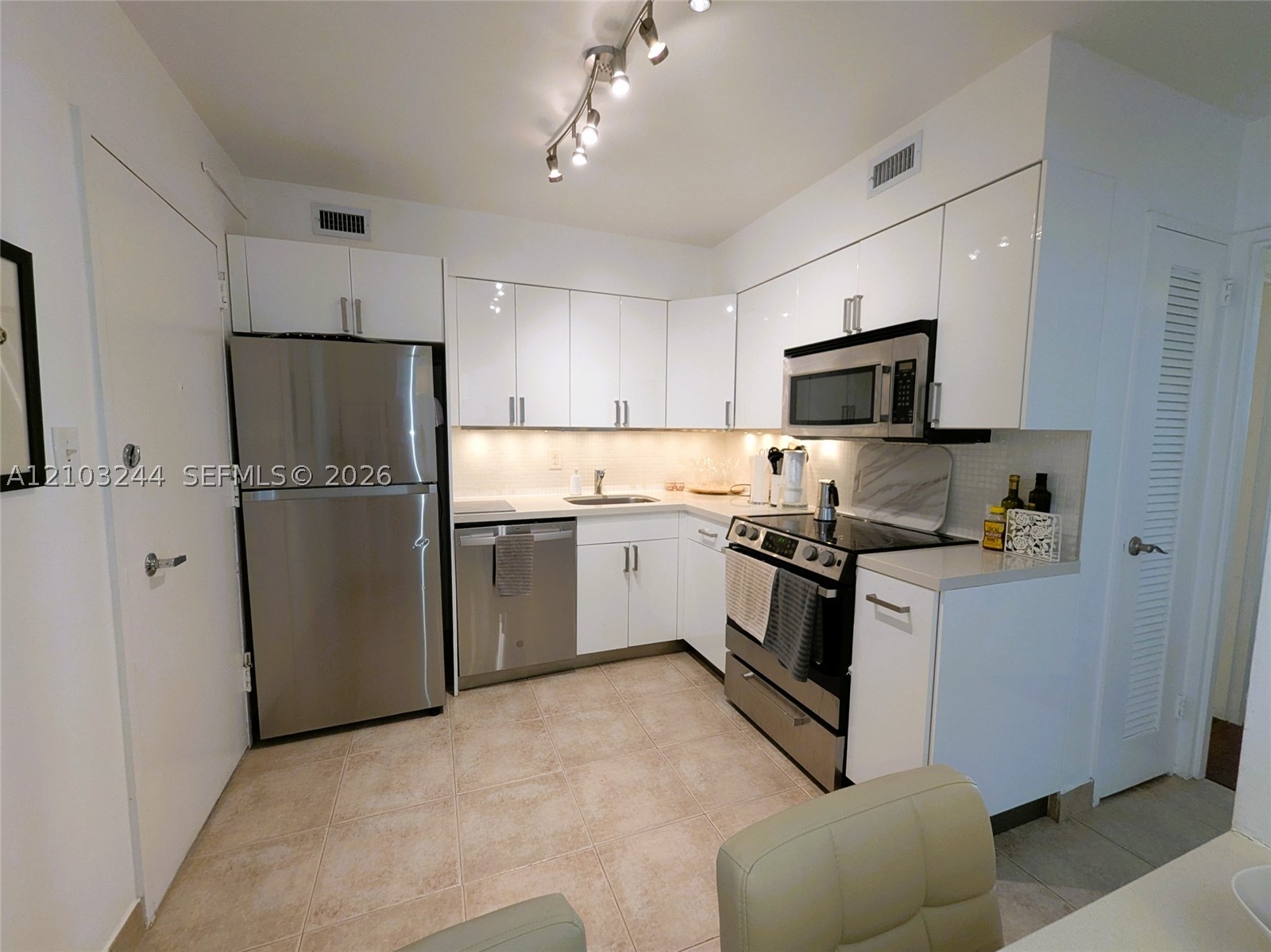 5161 Collins Ave #711, Miami Beach FL 33140