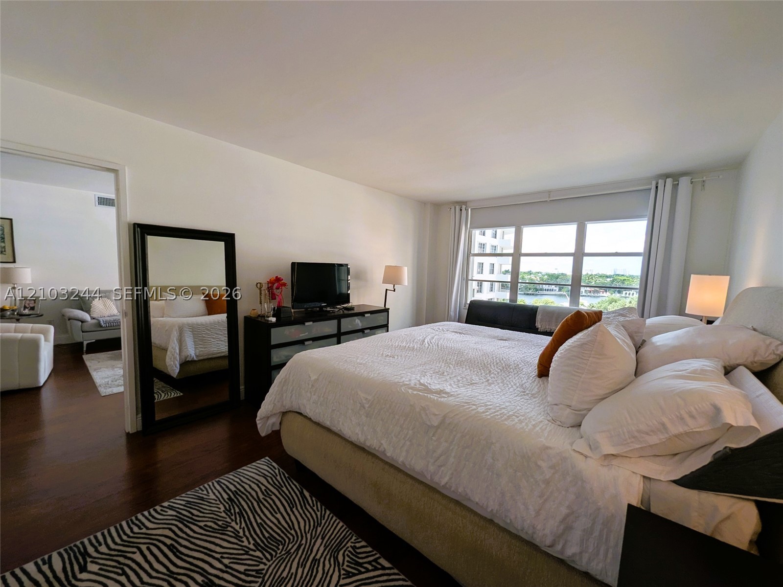5161 Collins Ave #711, Miami Beach FL 33140