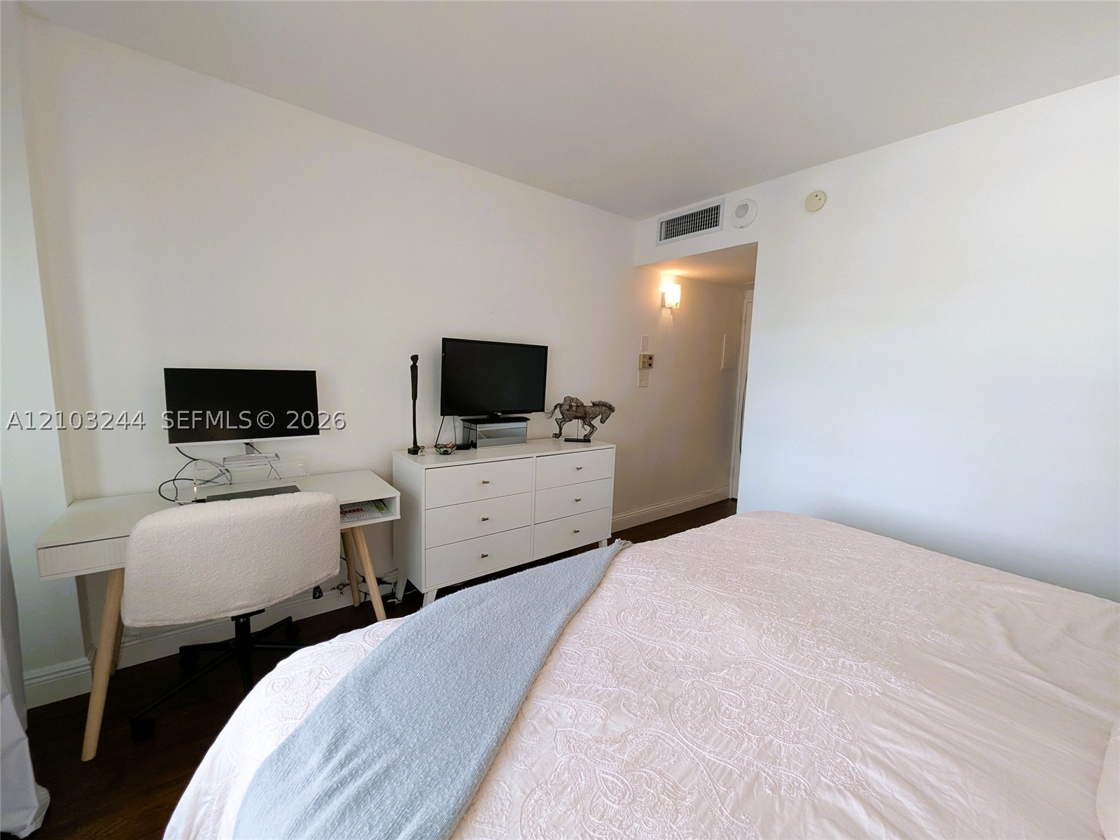 5161 Collins Ave #711, Miami Beach FL 33140