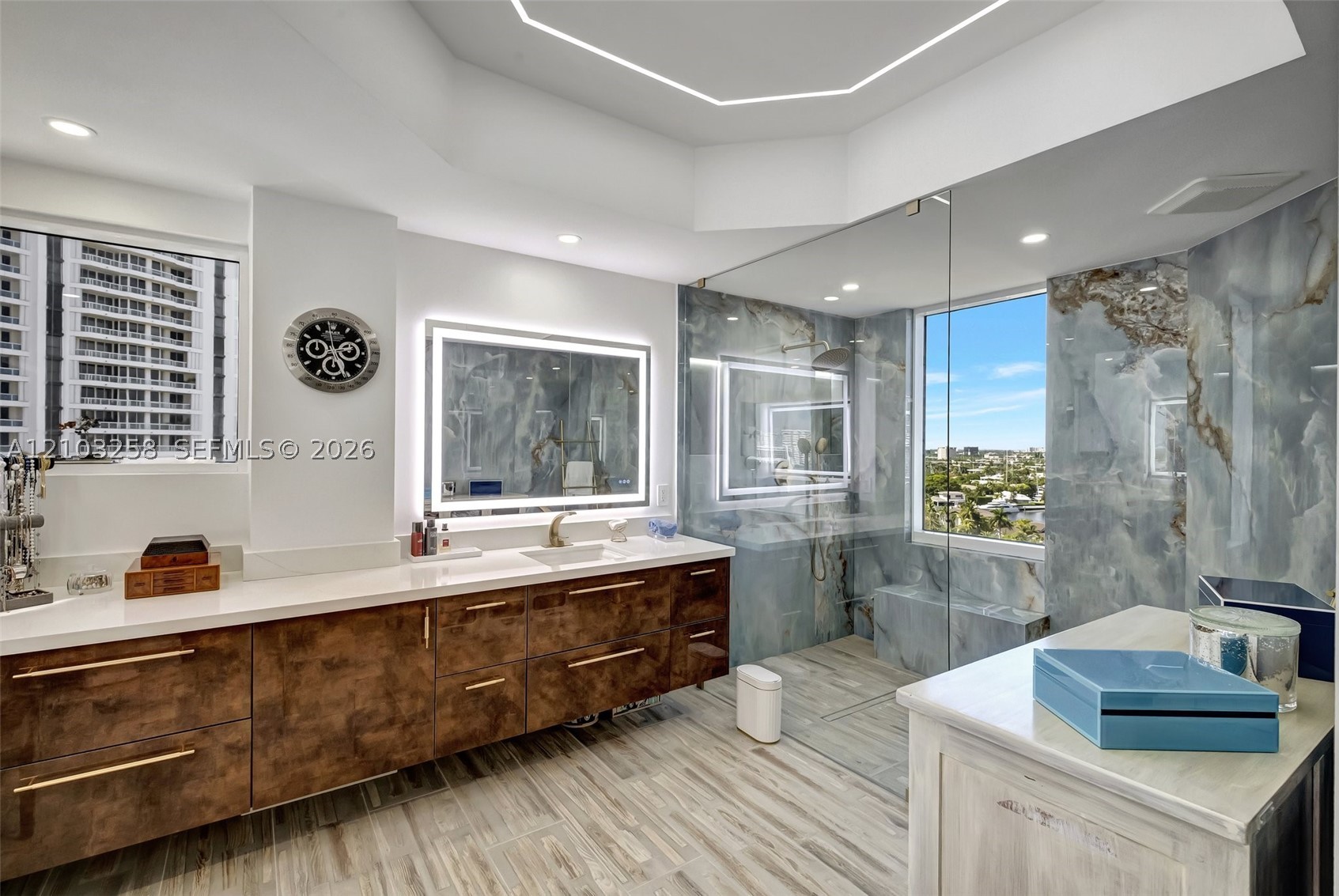21200 Point Pl #1204, Aventura FL 33180