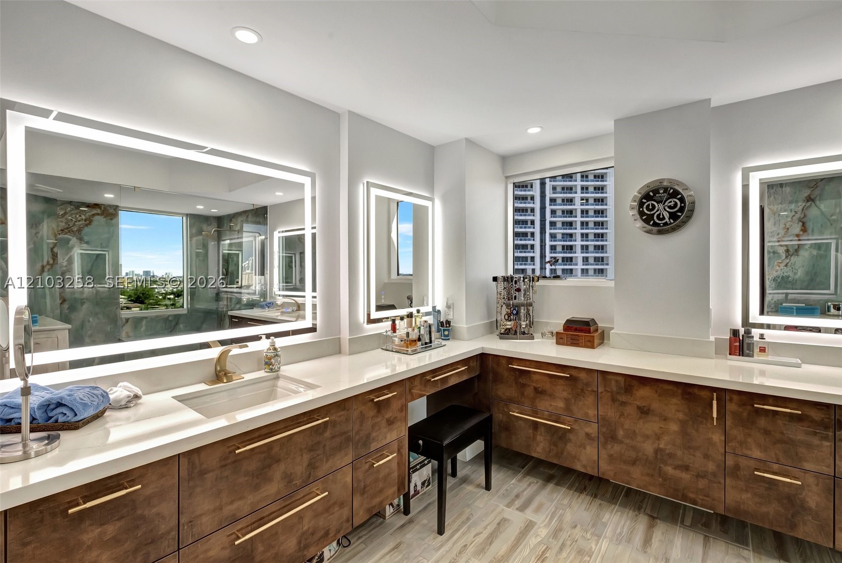 21200 Point Pl #1204, Aventura FL 33180