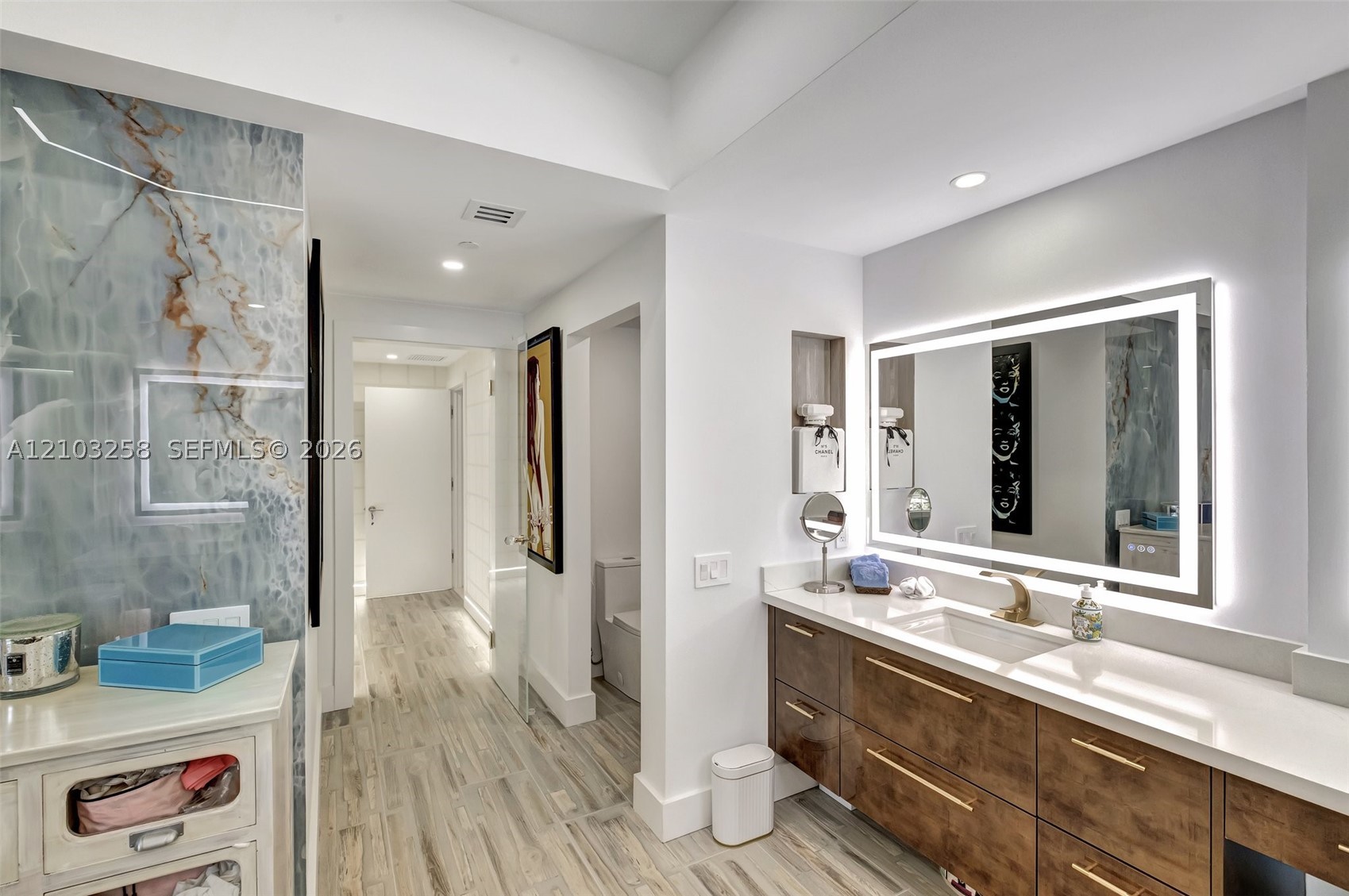 21200 Point Pl #1204, Aventura FL 33180