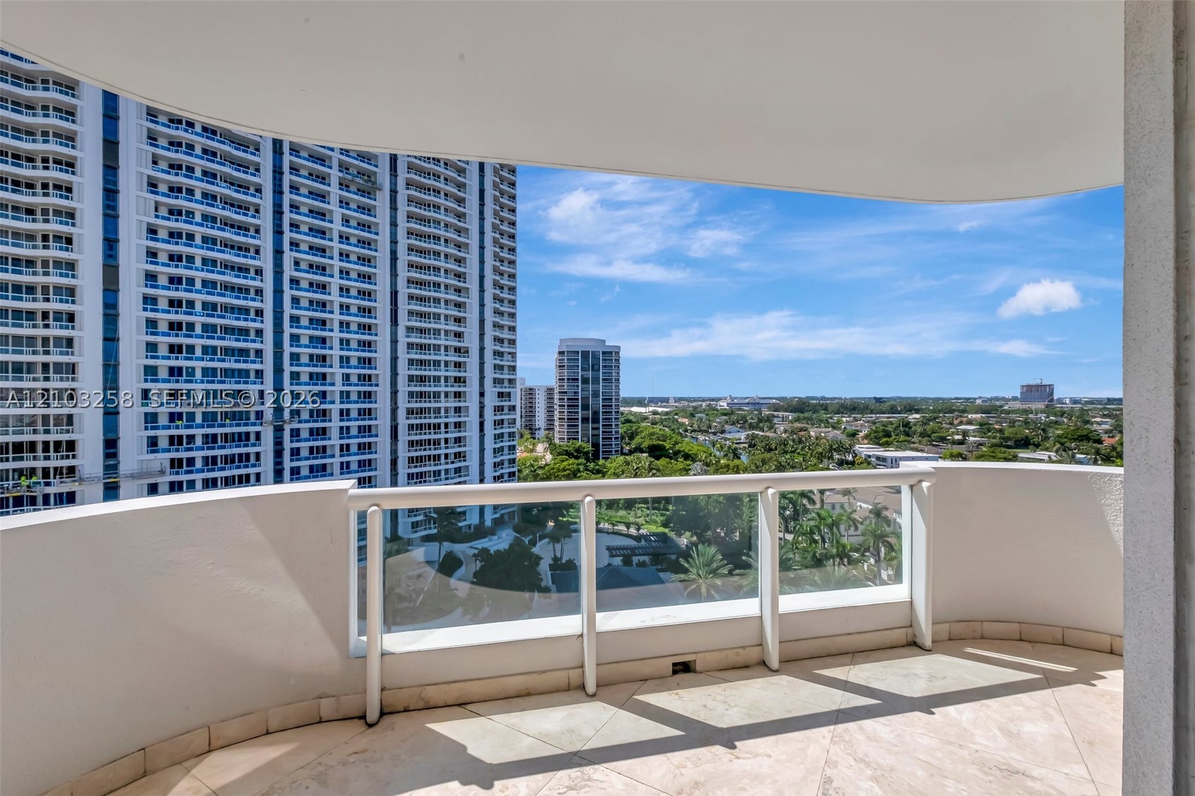 21200 Point Pl #1204, Aventura FL 33180