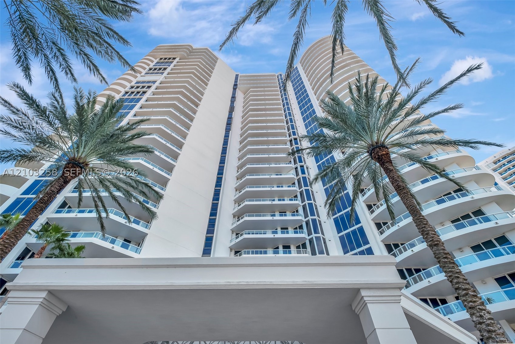 21200 Point Pl #1204, Aventura FL 33180