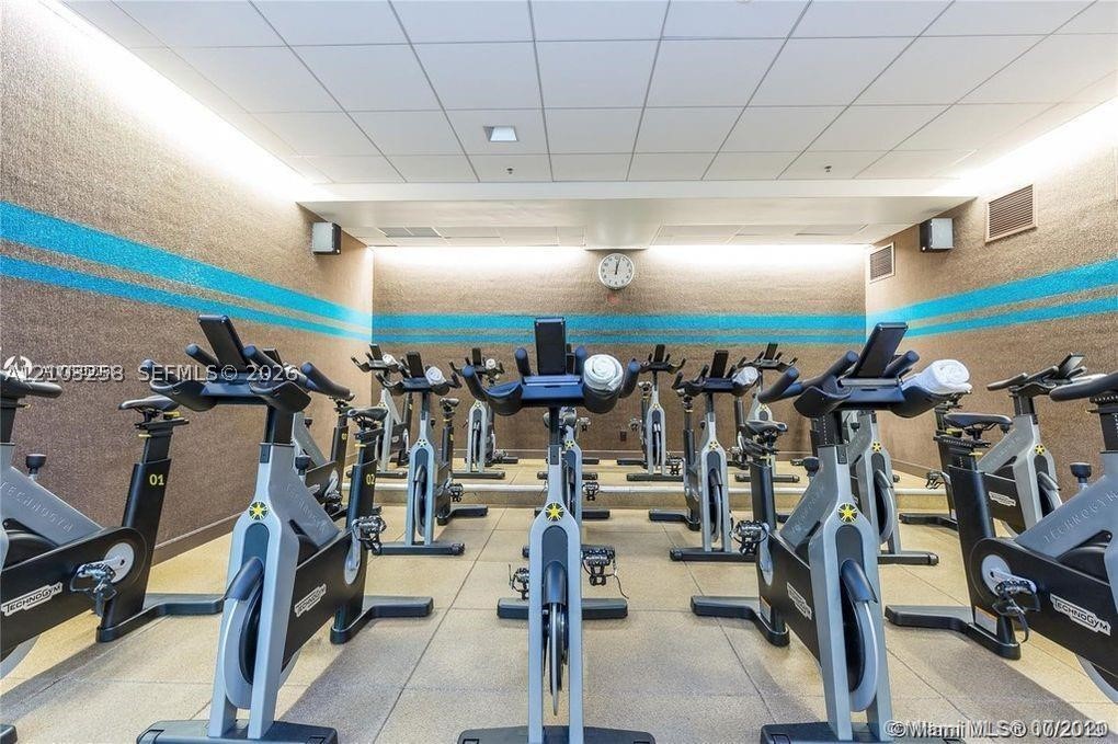 21200 Point Pl #1204, Aventura FL 33180