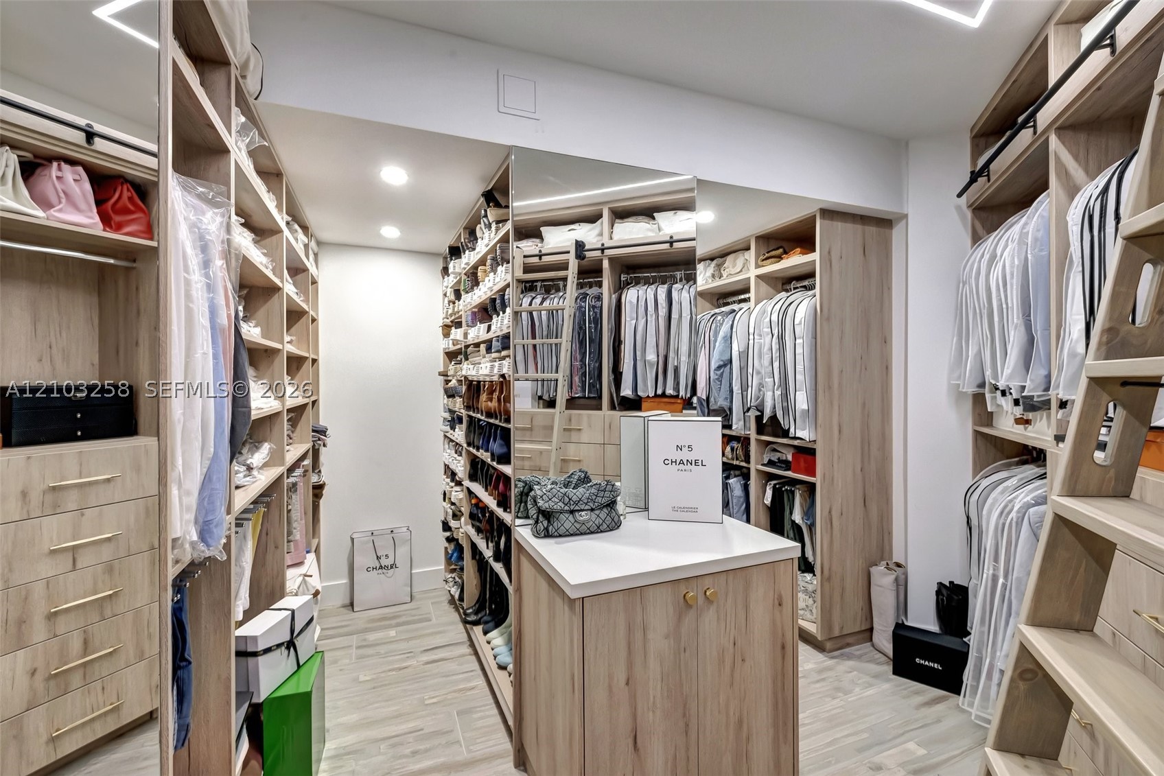 21200 Point Pl #1204, Aventura FL 33180