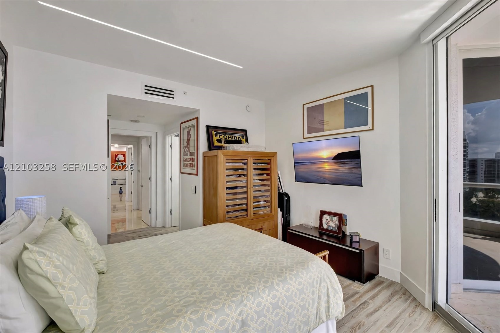 21200 Point Pl #1204, Aventura FL 33180