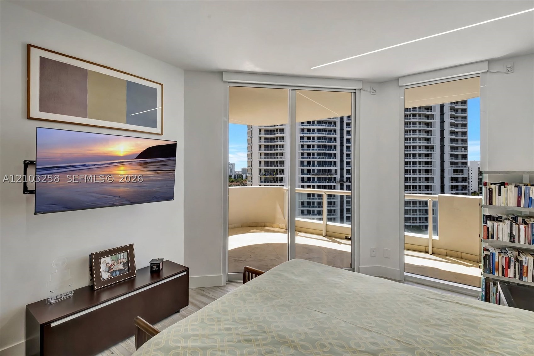 21200 Point Pl #1204, Aventura FL 33180