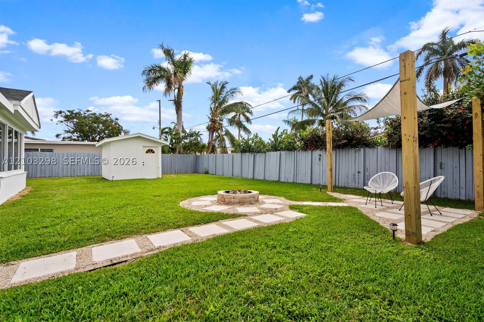 912 SE 16th Pl, Deerfield Beach FL 33441