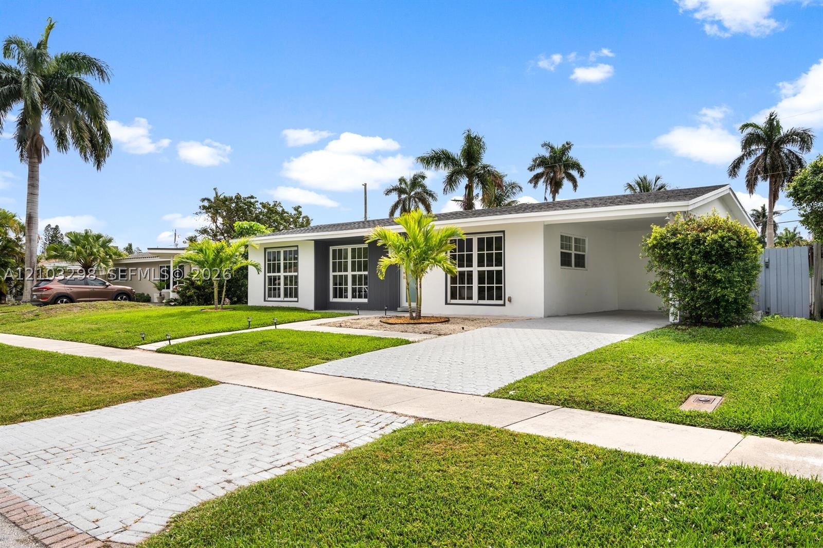 912 SE 16th Pl, Deerfield Beach FL 33441