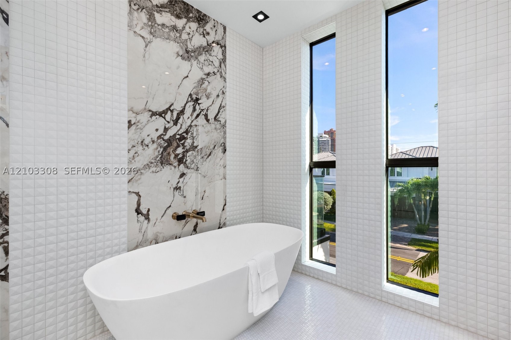 3201 NE 26th St, Fort Lauderdale FL 33305
