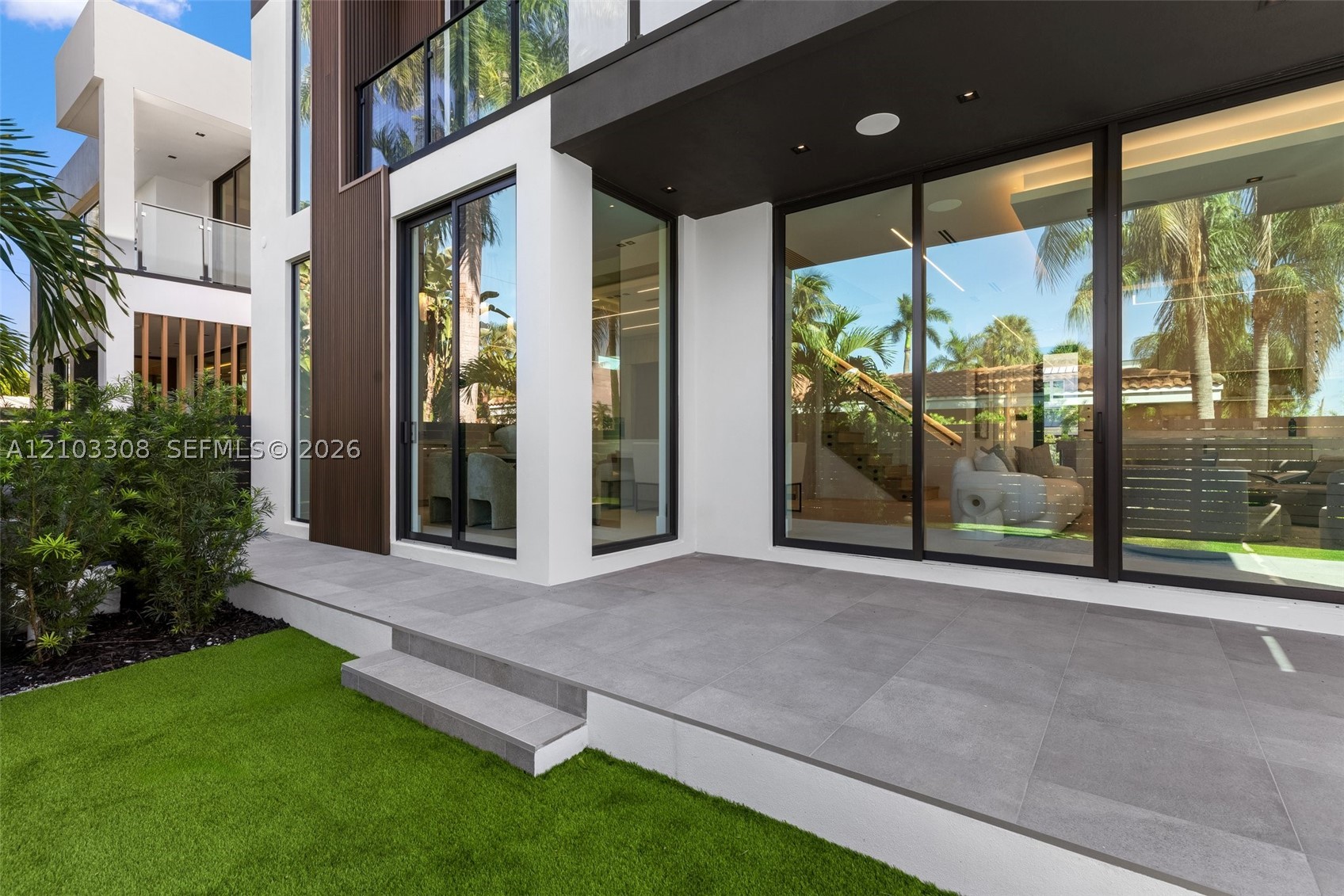 3201 NE 26th St, Fort Lauderdale FL 33305