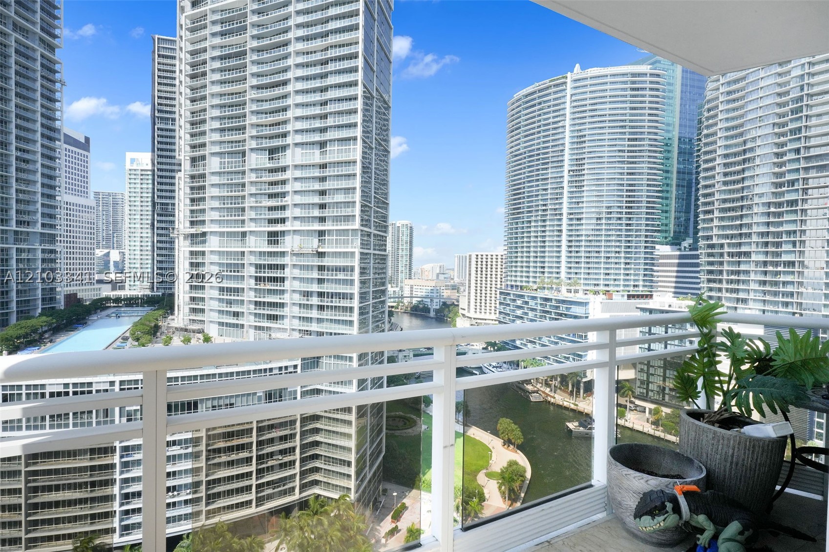 901 Brickell Key Blvd #2204, Miami FL 33131