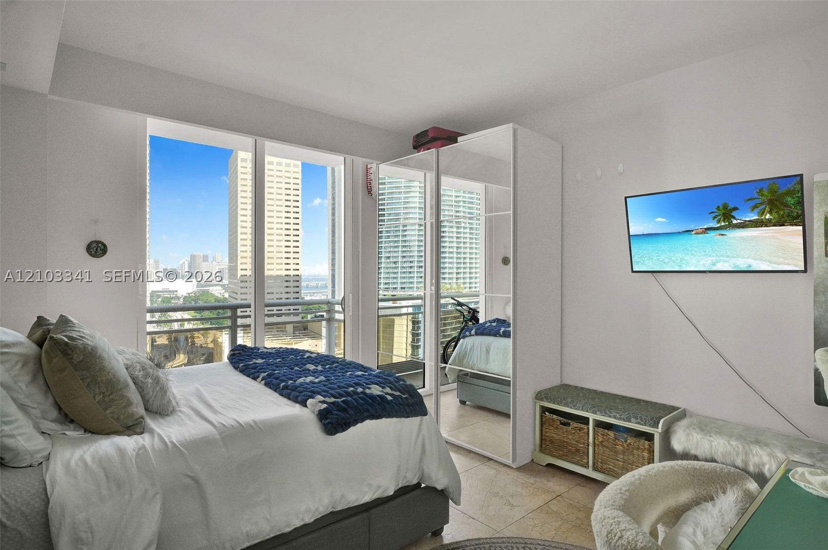901 Brickell Key Blvd #2204, Miami FL 33131