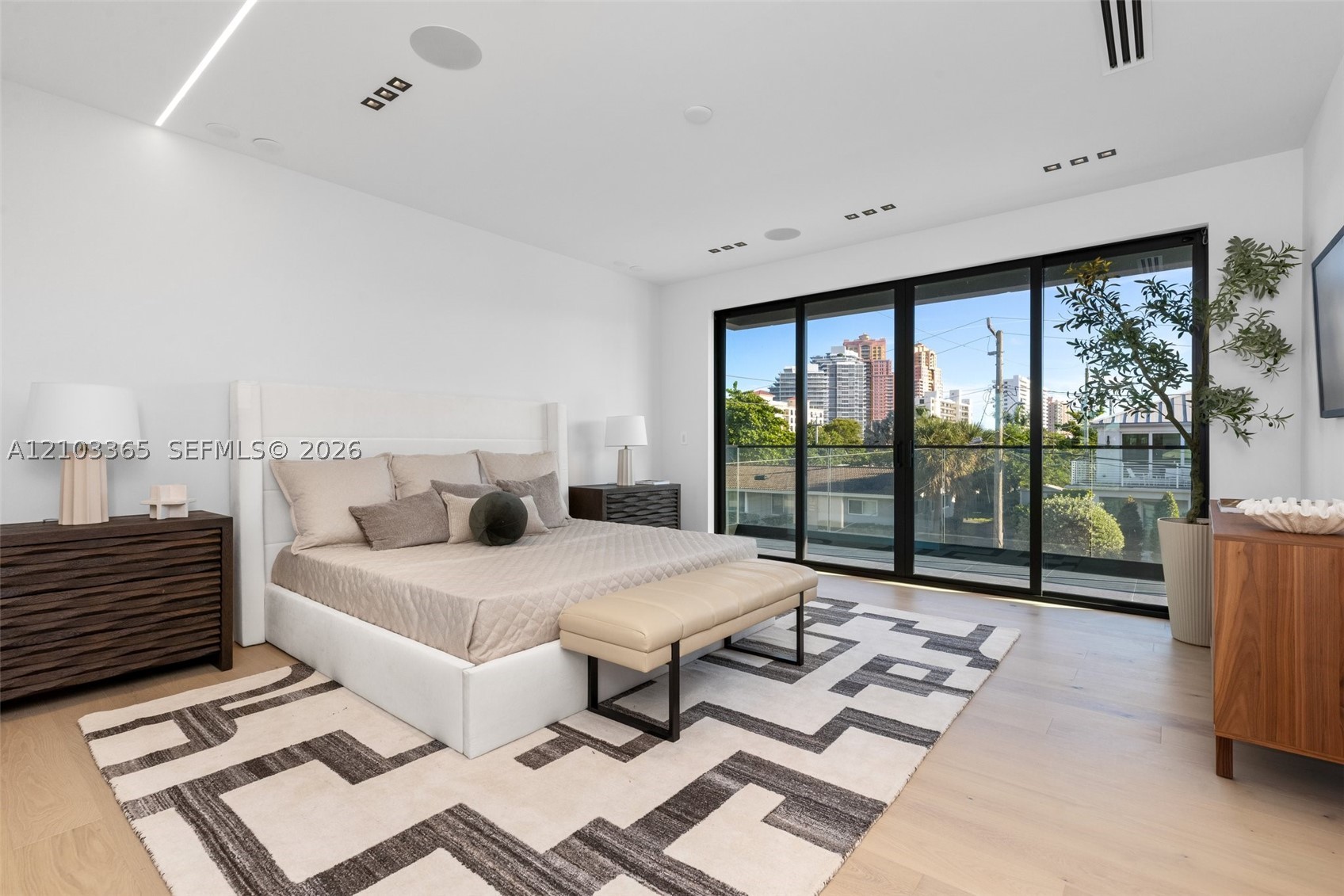 3209 NE 26th St, Fort Lauderdale FL 33305