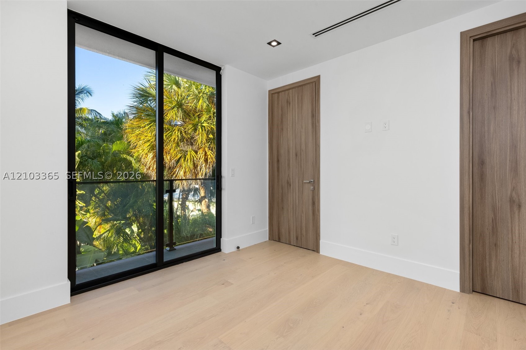 3209 NE 26th St, Fort Lauderdale FL 33305