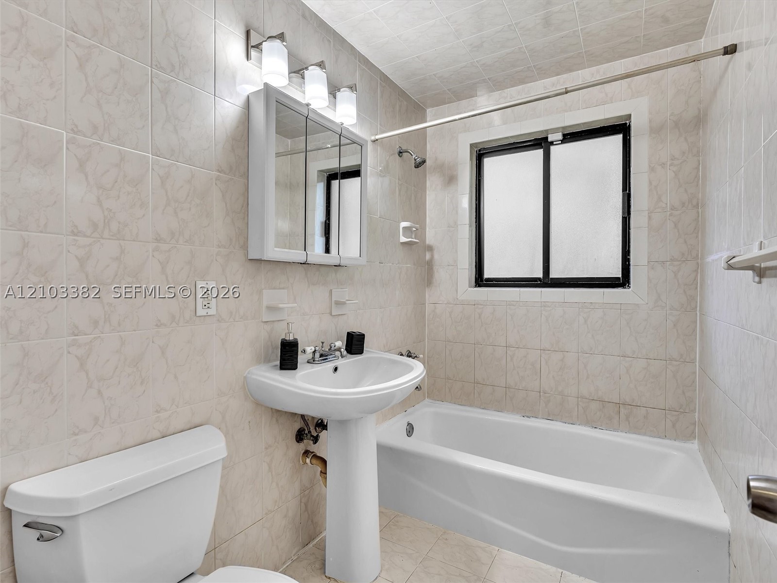 1545 Mantua Ave, Coral Gables FL 33146
