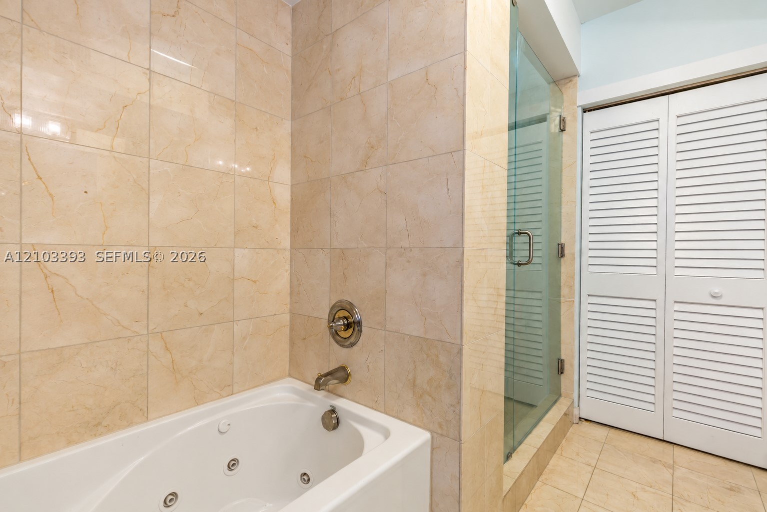 6365 Collins Ave #1809, Miami Beach FL 33141