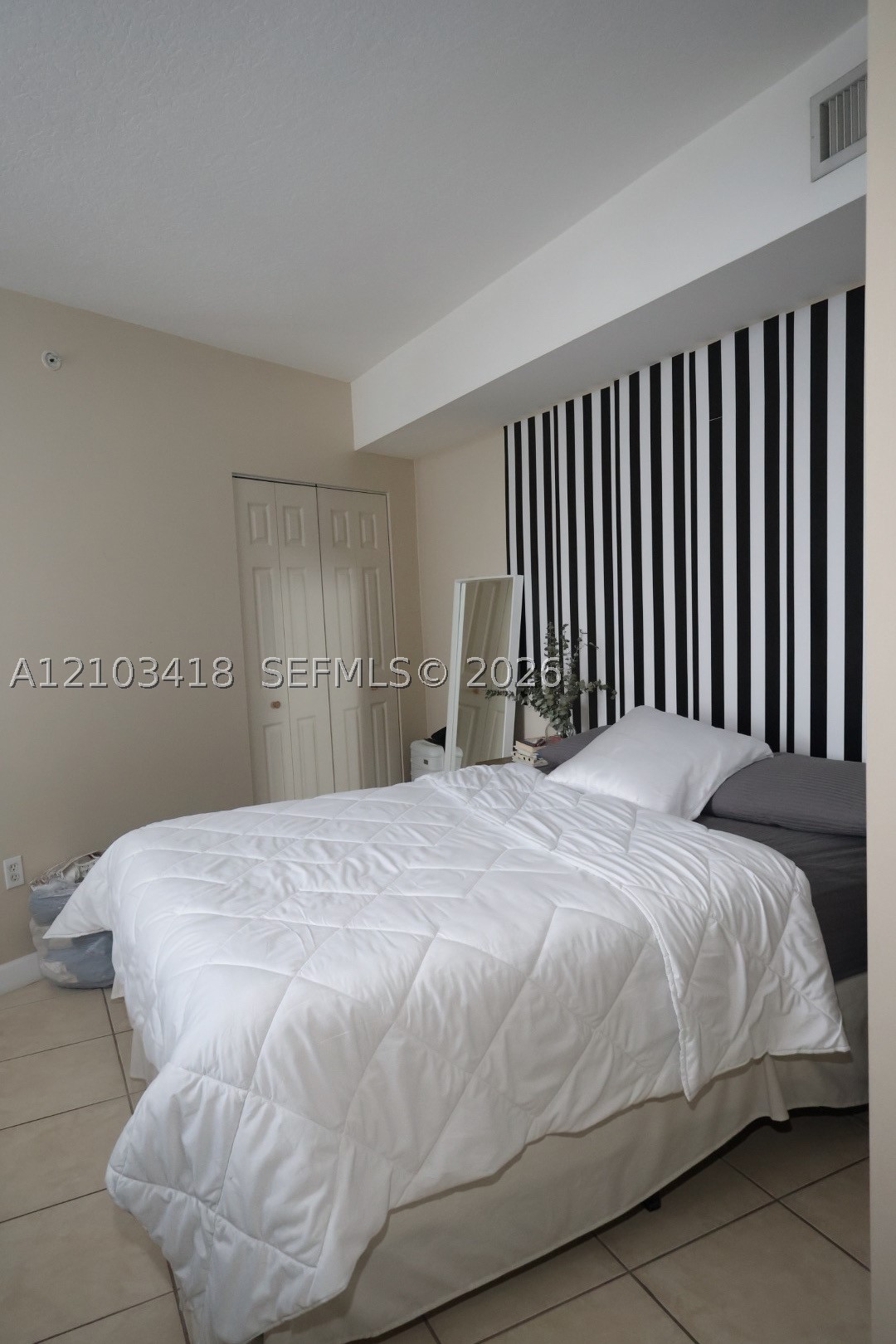 1 Glen Royal Pkwy #1004, Miami FL 33125