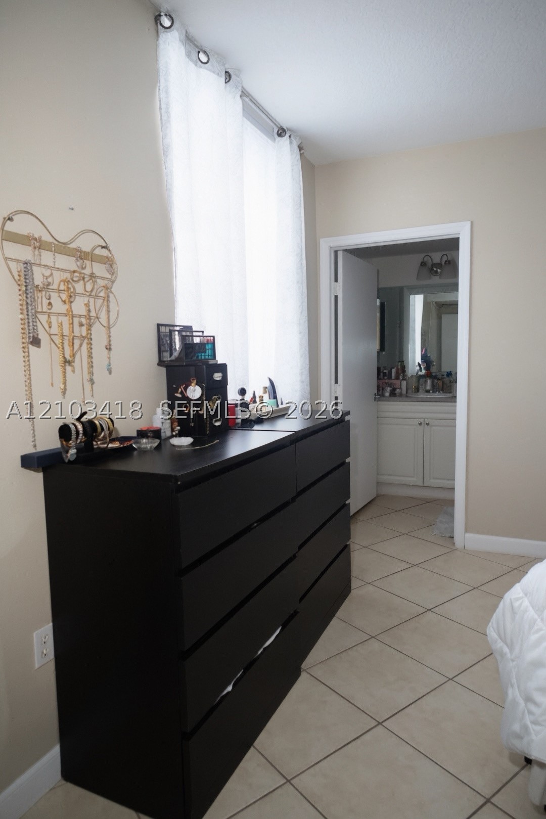 1 Glen Royal Pkwy #1004, Miami FL 33125