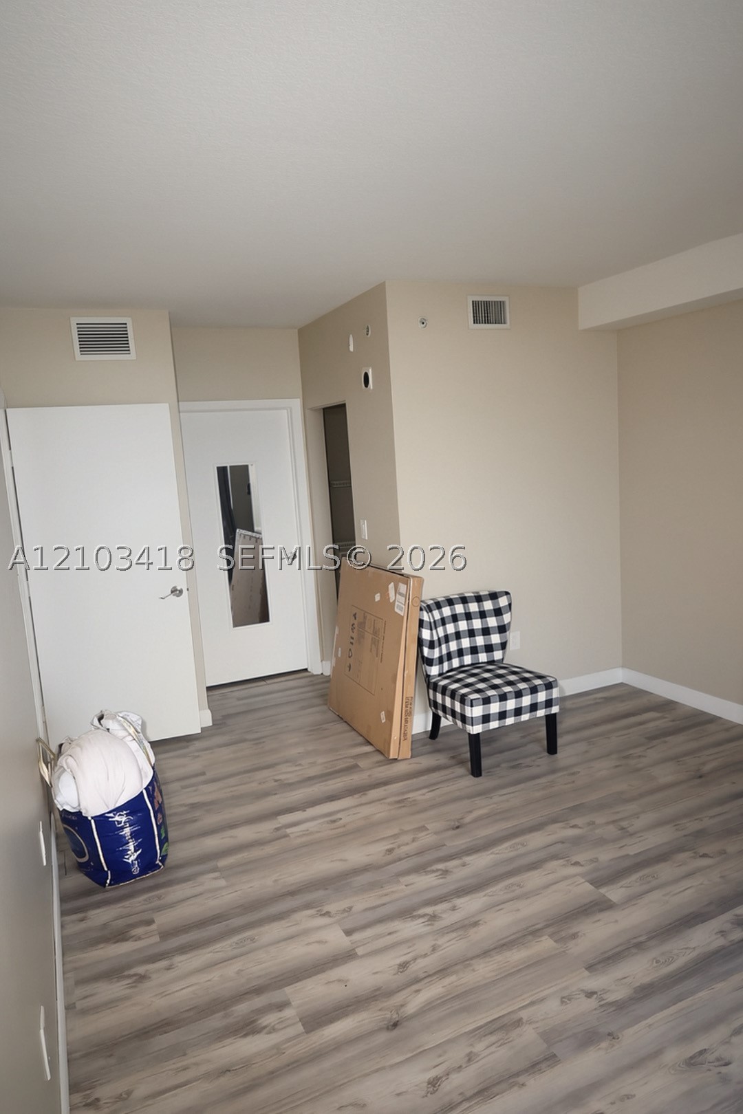 1 Glen Royal Pkwy #1004, Miami FL 33125