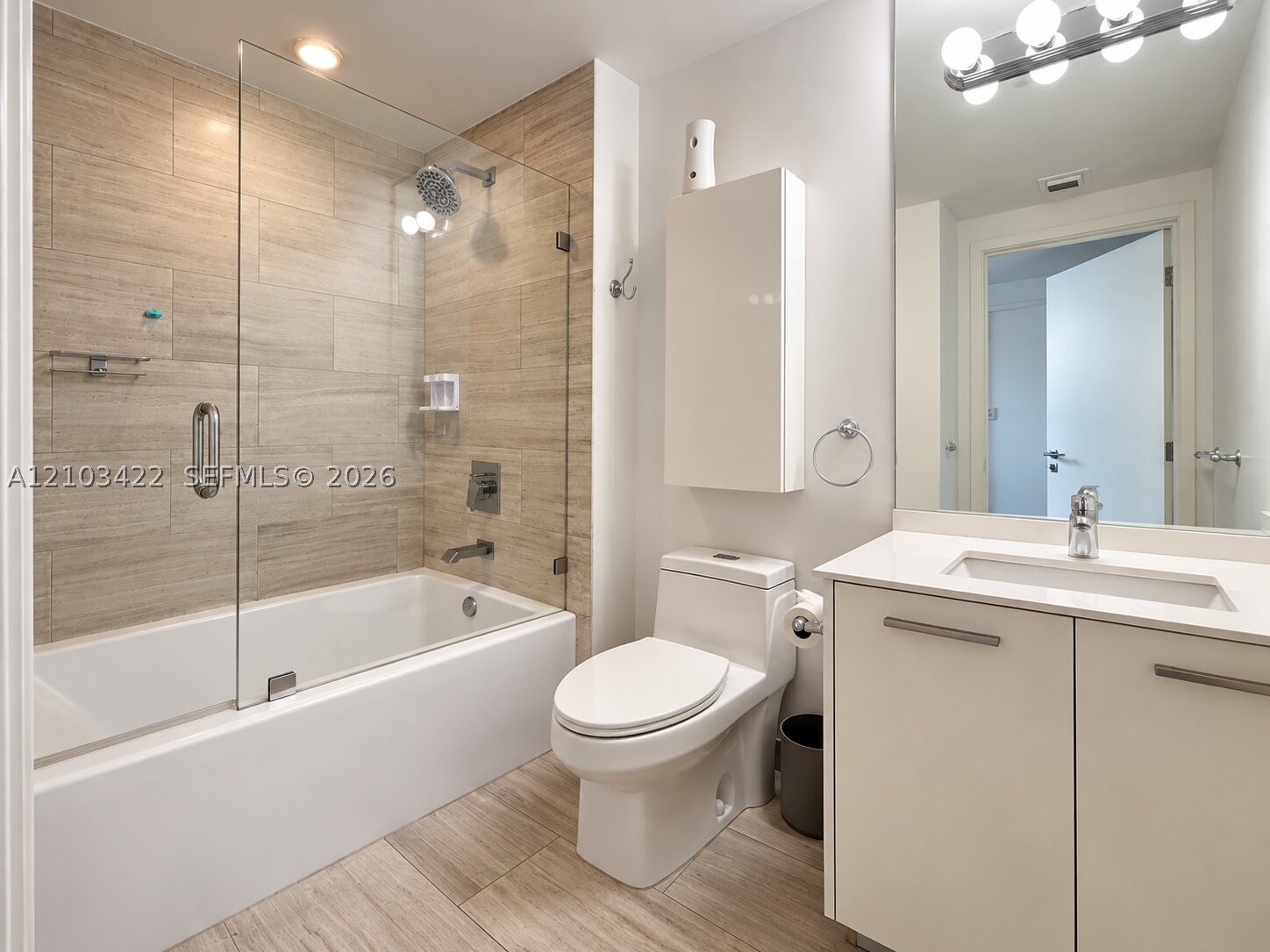 1300 Brickell Bay Dr #2112, Miami FL 33131