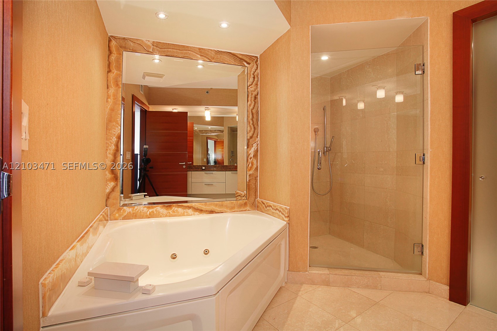 400 Alton Rd #811, Miami Beach FL 33139