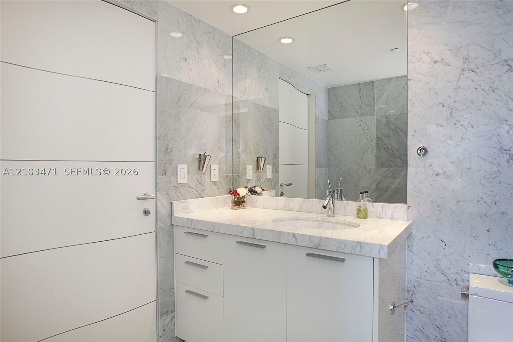 400 Alton Rd #811, Miami Beach FL 33139