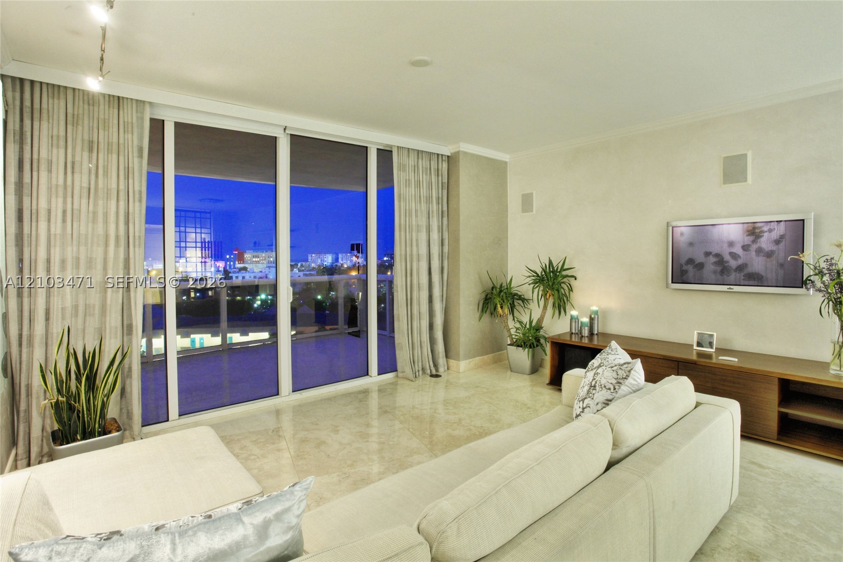 400 Alton Rd #811, Miami Beach FL 33139