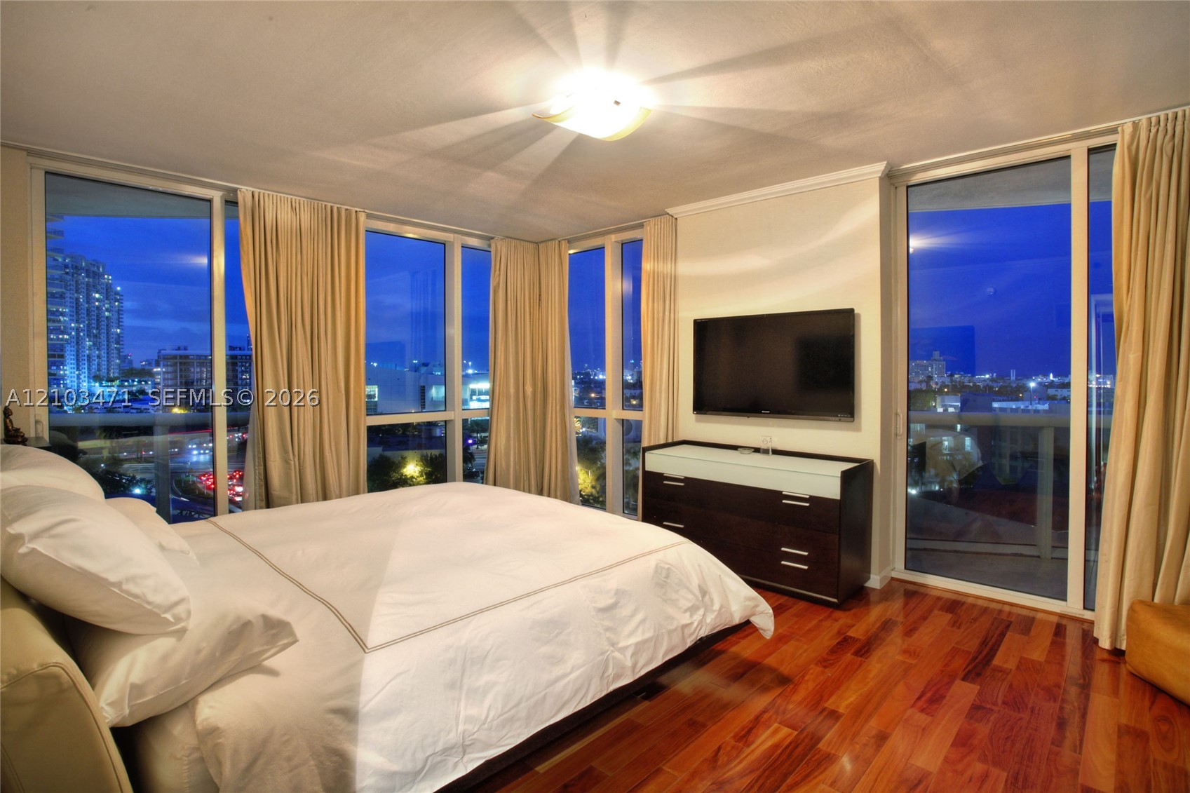 400 Alton Rd #811, Miami Beach FL 33139
