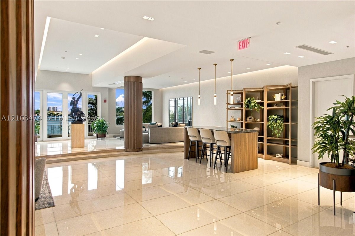 888 Brickell Key Dr #1005, Miami FL 33131