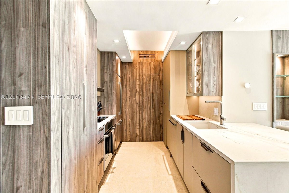 888 Brickell Key Dr #1005, Miami FL 33131