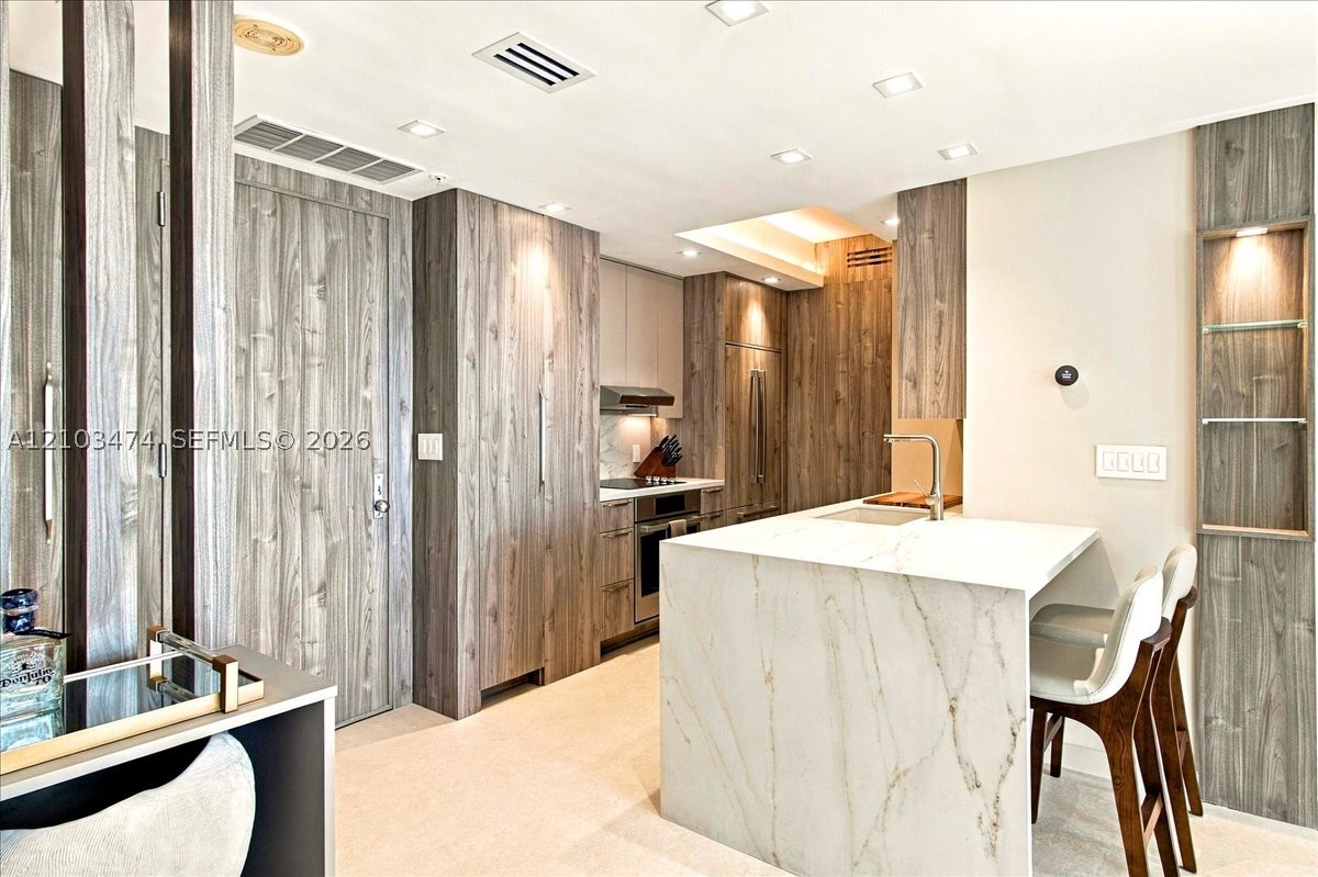 888 Brickell Key Dr #1005, Miami FL 33131